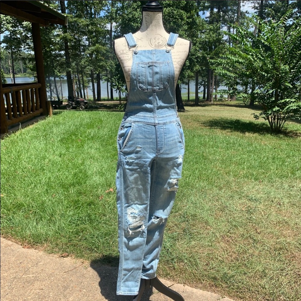 NWT - AEO TomGirl Destroyed Light Wash Overalls
